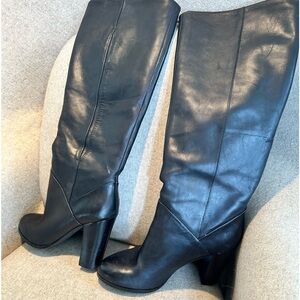 Black High Leather boots 37.5 (fits like a38 or an 8.5.  Luxury Rebel